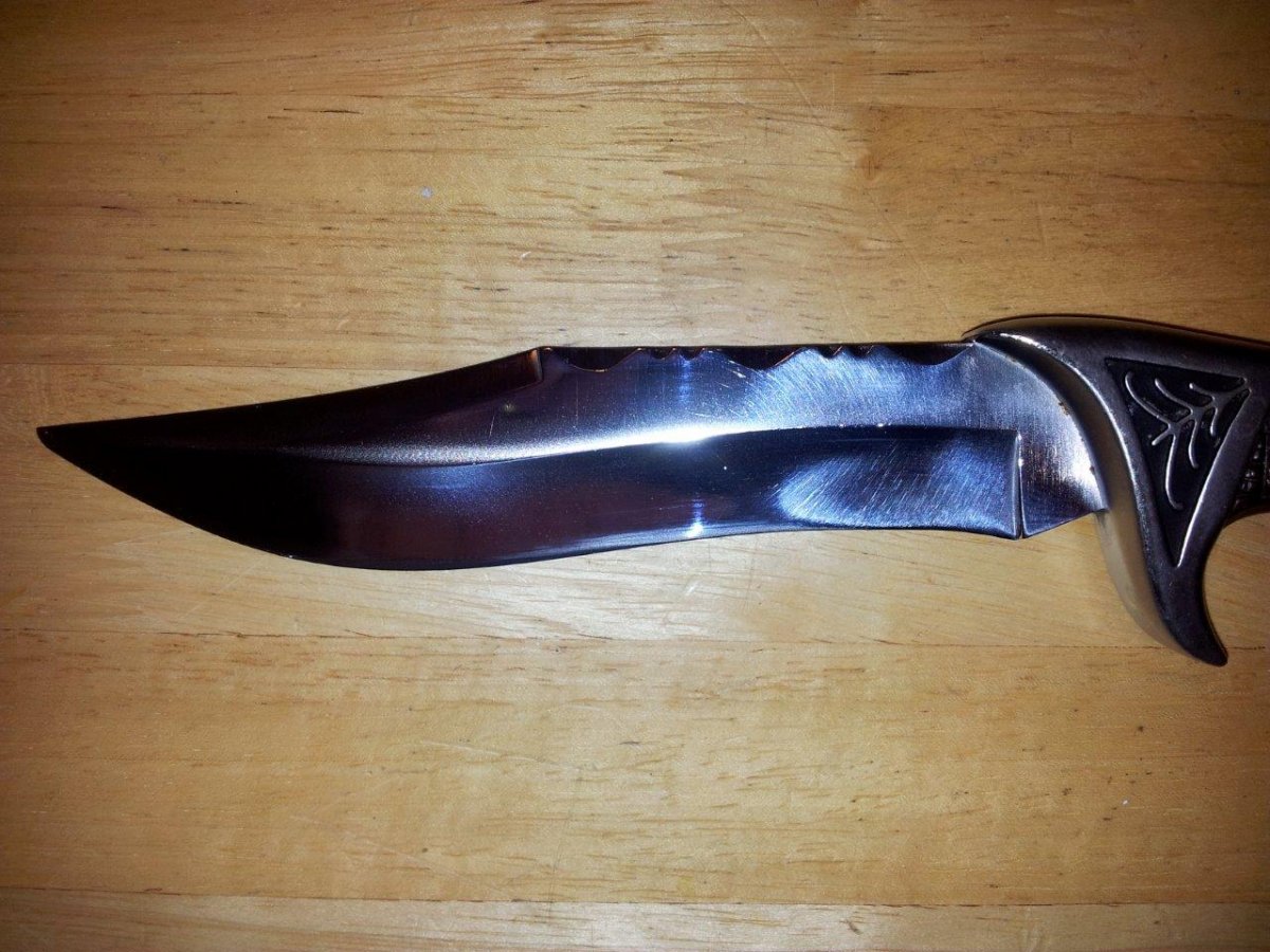 Lovecný nůž